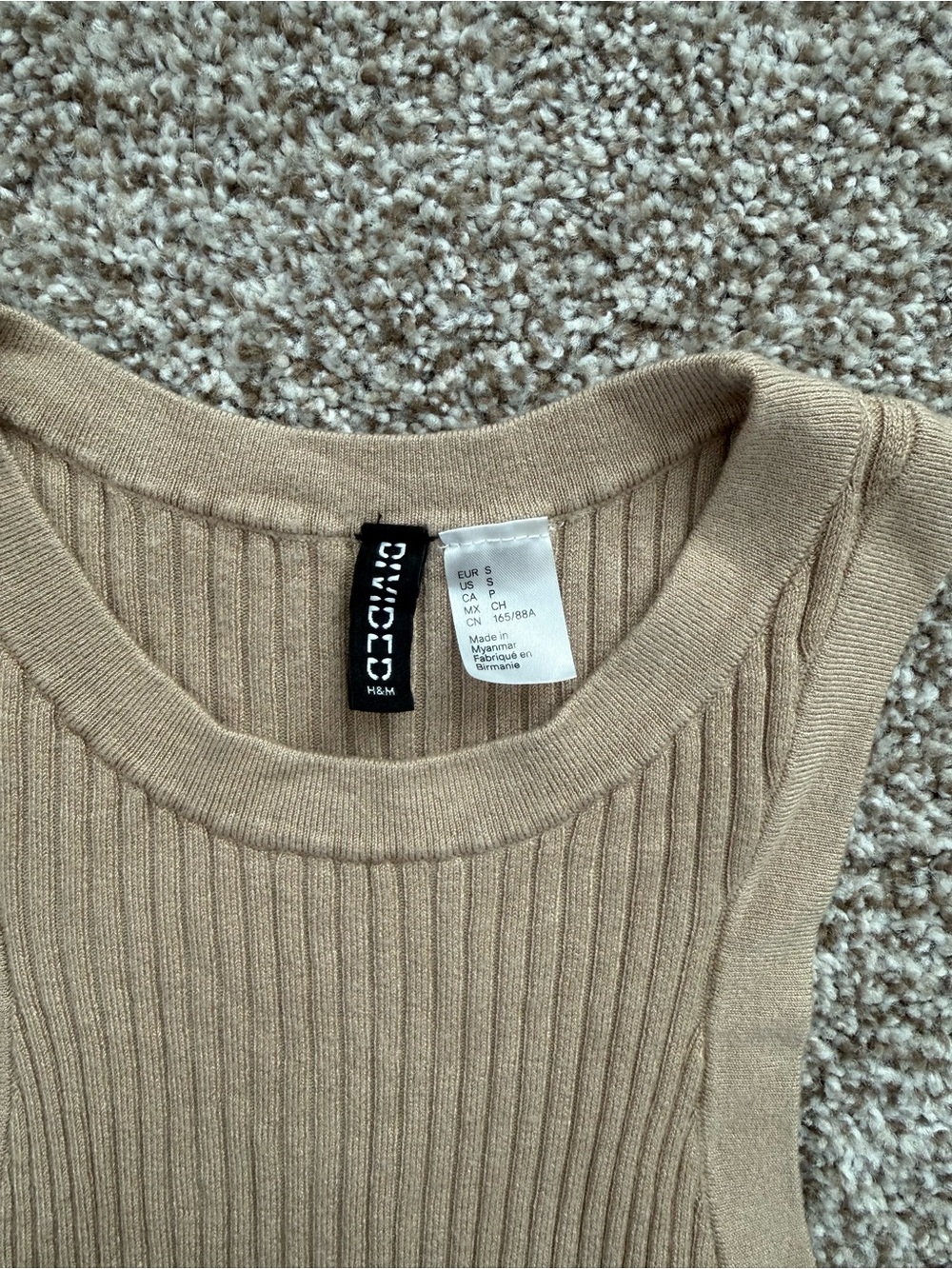 H&M Beige Ribbed Cropped Tank - Picture 3 of 3